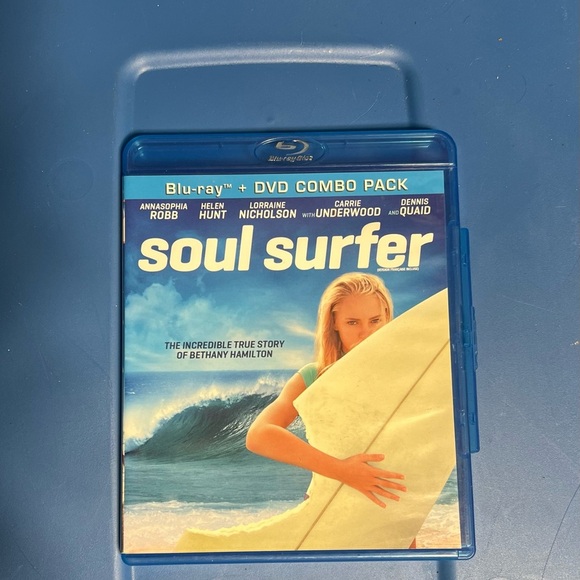 Other - Soul Surfer Blu-ray DVD Combo Pack
